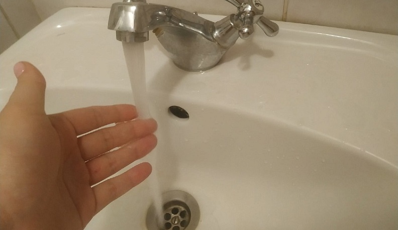 В Калуге у жителей Куровского целый день будет течь ржавая вода