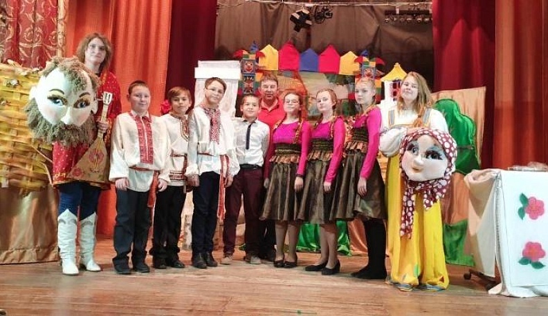 Юные артисты закрыли Год театра спектаклем «Сказка о земле»