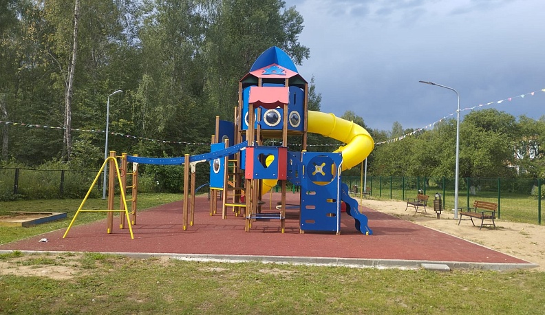 В Хвощах Износковского района по инициативе местных жителей благоустроили зону отдыха