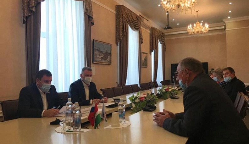 Геннадий Новосельцев провел личный приём граждан в Боровске