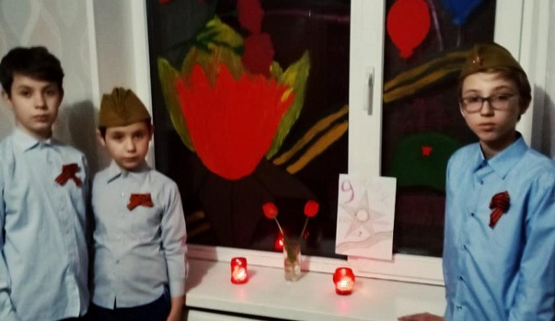 Спасдеменцы украсили свои окна ко Дню Победы