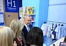 ПМЭФ-2026: Владислав Шапша приветствовал калужских производителей на стенде Росмолодёжи