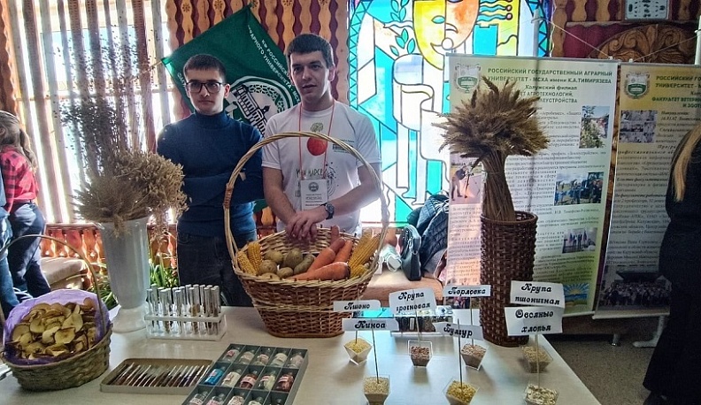 В Хвастовичах прошёл День аграрного образования и карьеры для школьников