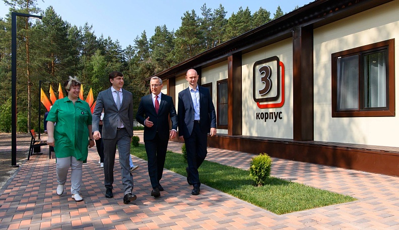 За юностью будущее