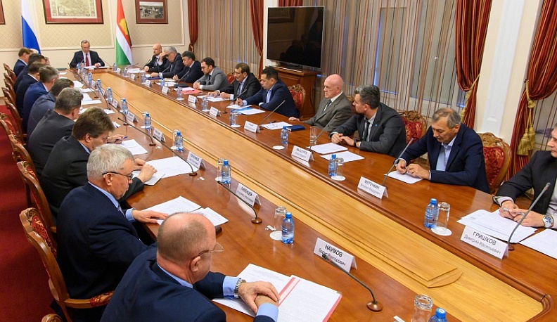 Владислав Шапша провёл рабочую встречу с руководителями региональных предприятий оборонно-промышленного комплекса