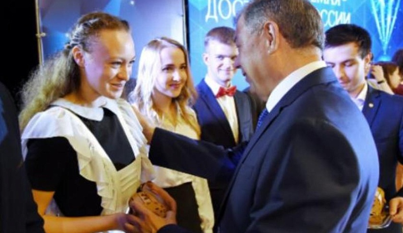 В Калуге более четырехсот выпускников получили золотые медали 