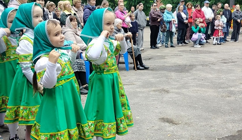 В Калуге начались Троицкие гуляния
