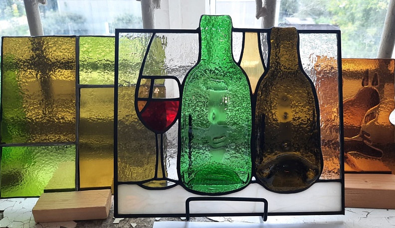 В Тарусе показывают шедевры из бутылок