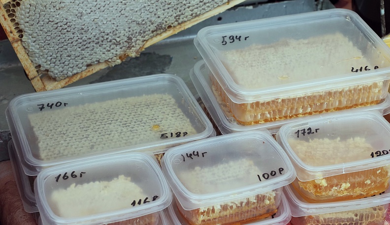 В Калуге официально открыли ярмарку меда