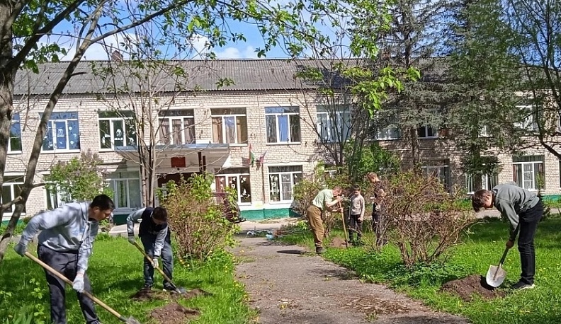 Людиновские школьники посадили различные культуры