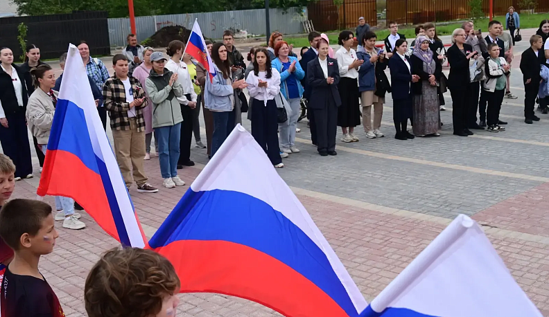 В Малоярославце прошла акция «Флаг моей Родины»