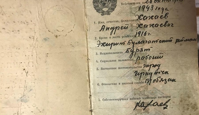 Землю из Бурятии привезла в Обнинск на могилу своего дяди-красноармейца жительница Петербурга