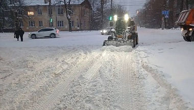 Тысячи кубометров снега вывозят с улиц Калуги 