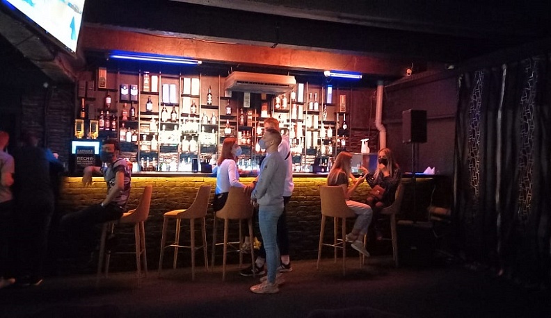 Клубы и рестораны Калуги проверили на соблюдение масочного режима