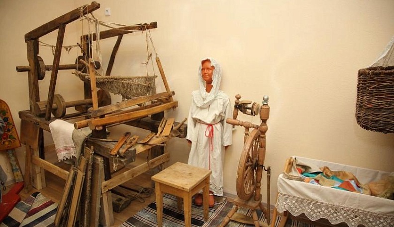 Не выходя из дома