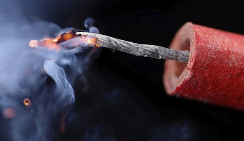 Калужанам рассказали, где можно запускать петарды