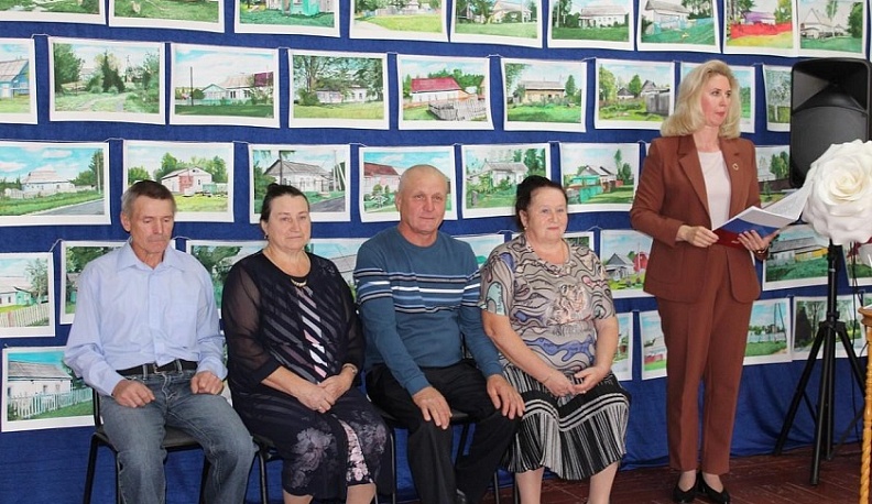 В Кировском районе церемонией бракосочетания поздравили супругов с 40-летним стажем