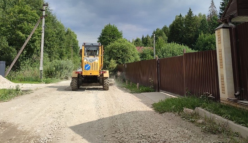 В Калуге после обращения местных жителей в соцсетях провели грейдирование дороги