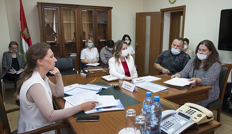 Федеральный детский омбудсмен встретилась с калужскими родителями