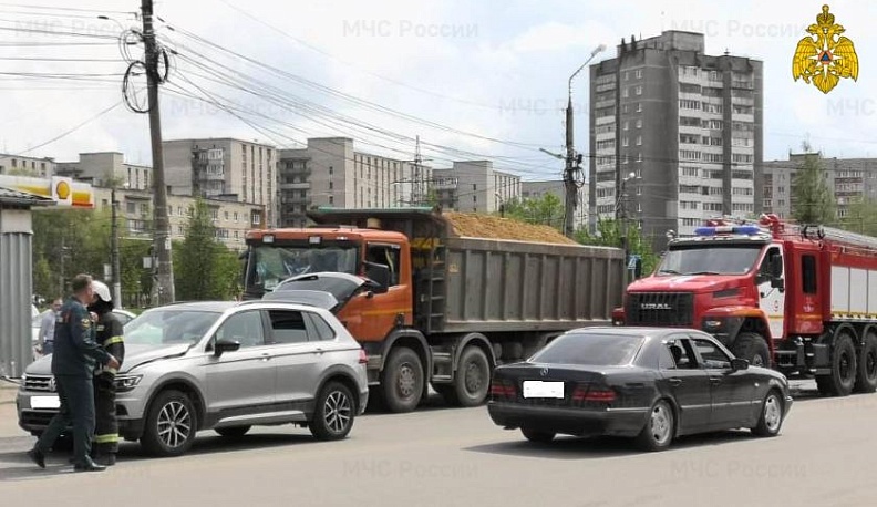 В Калуге в столкновении двух иномарок пострадал человек