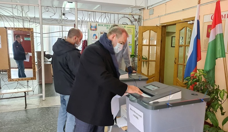 Александр Окунев сделал свой выбор на голосовании в Госдуму 