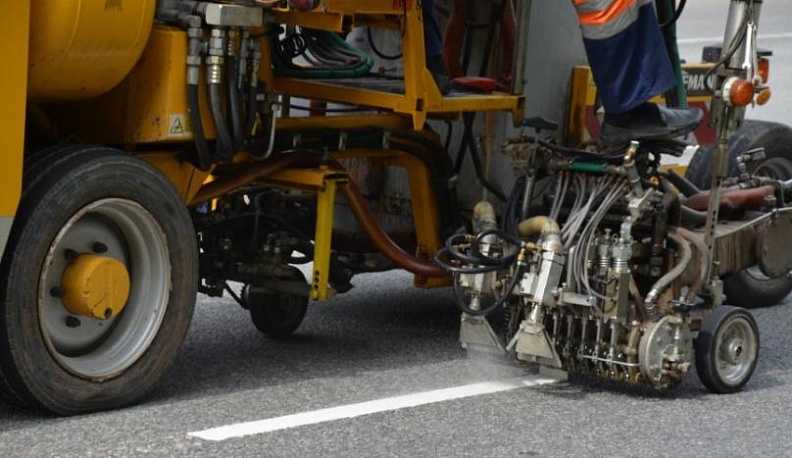 Анатолий Артамонов поручил нанести новую разметку на калужских дорогах