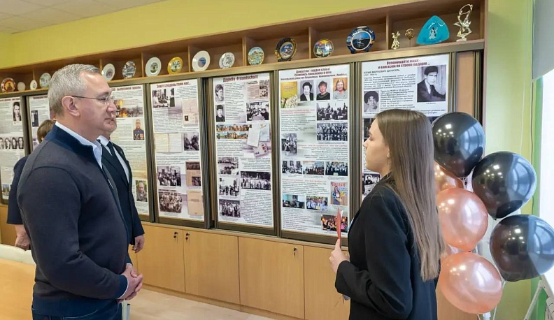 Губернатор оценил капремонт старейшей школы Людинова