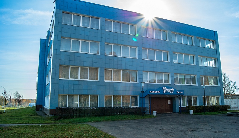 НЕ ИГЛА ШЬЁТ, А РУКИ