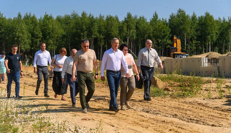 В Калуге собираются добиваться дополнительного финансирования строительства футбольного манежа и ТЮЗа