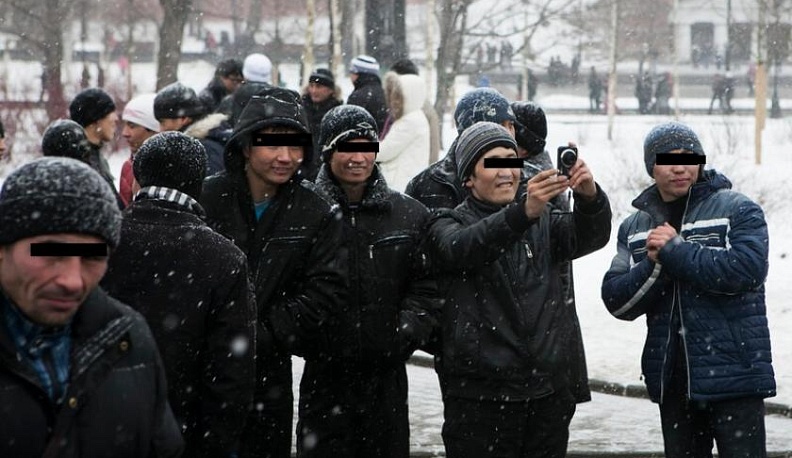 Полицейские проводят проверку после нападения иностранцев на женщину в центре Калуги