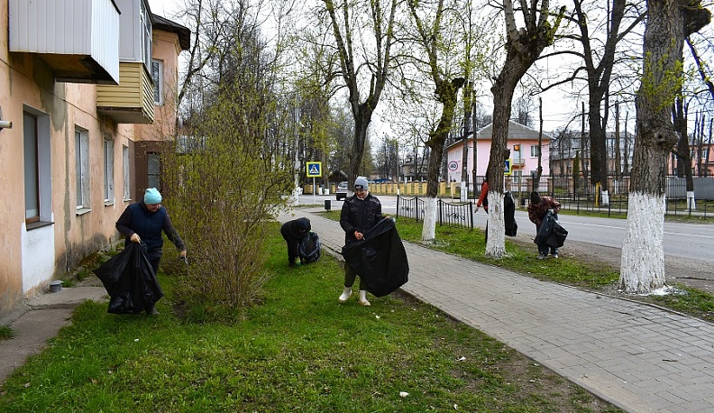 Кировчане вышли на Всероссийский субботник