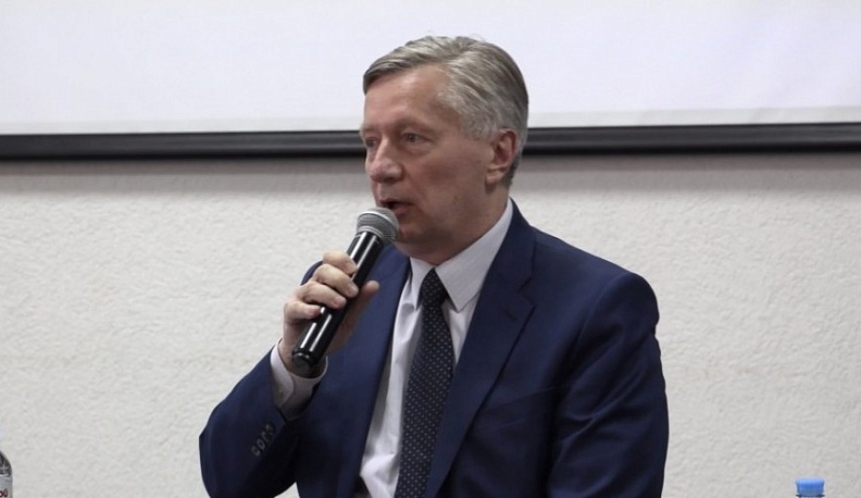 Олег Комиссар: «Владислав Шапша относится к новой формации руководителей с современными методами»