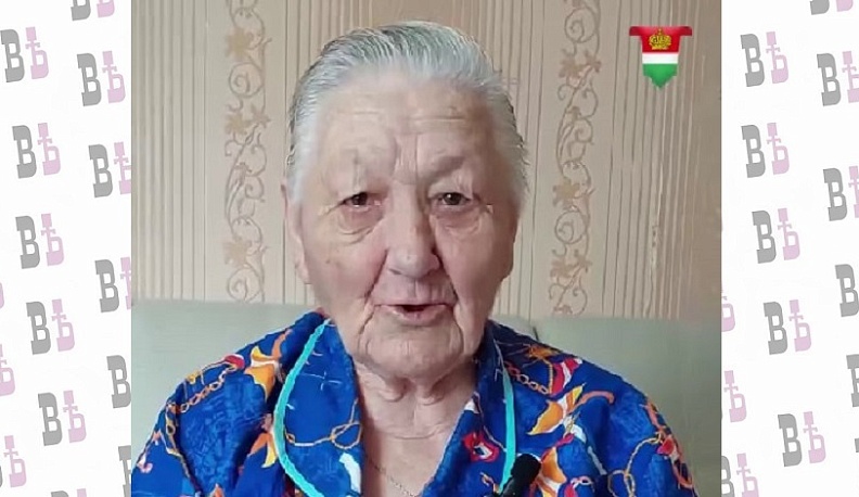 Калужанка связала для бойцов СВО более тысячи пар носков