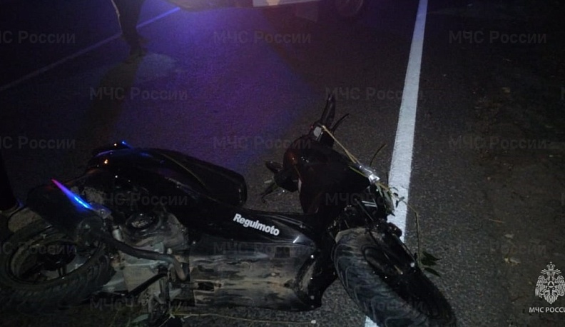 В поселке Росва под Калугой скутер влетел в дерево