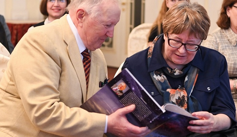 В Калуге презентовали книгу «Дорога к звёздам»