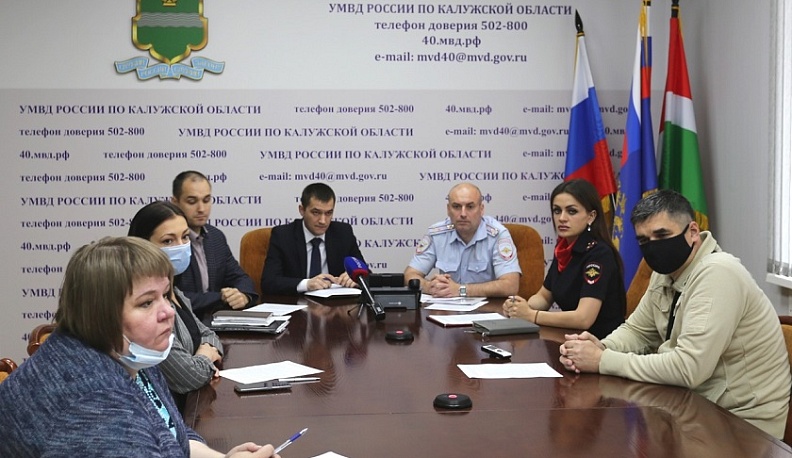 Мошенники ежемесячно похищают с карт калужан по 16 млн рублей