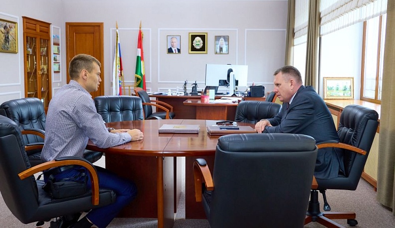 Председатель Заксобрания Геннадий Новосельцев встретился с участником программы «Герои земли Калужской»