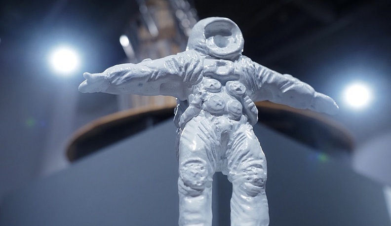 В Калуге открылась выставка «Зодчие Вавилонских башен»