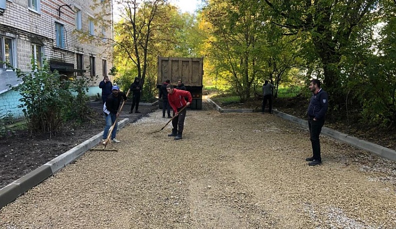 В Людинове завершается благоустройство дворовых территорий