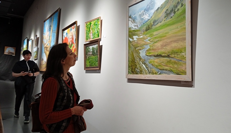 В Калуге представили выставку Виктории Харченко «Лики Земли»