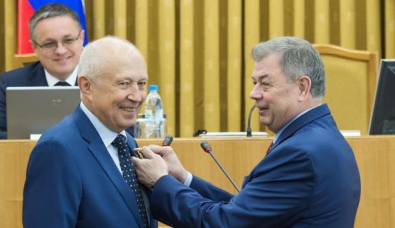 Виктор Бабурин награжден почетным знаком Губернатора