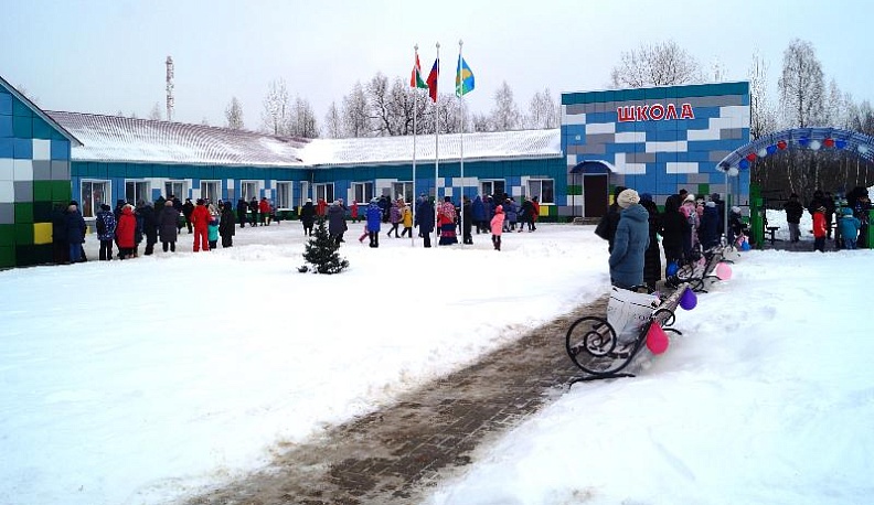 В селе Паликского кирпичного завода благоустроили школу и построили современную спортивную площадку