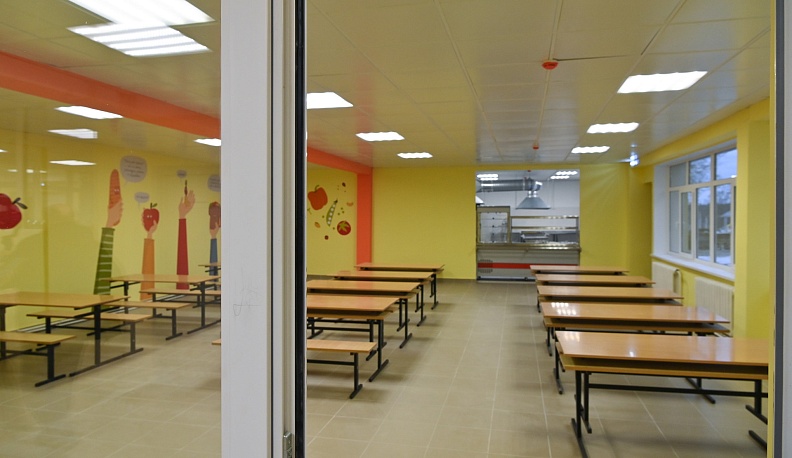 Владислав Шапша проконтролировал ход строительных работ новой школы на 250 мест в Тарусском районе