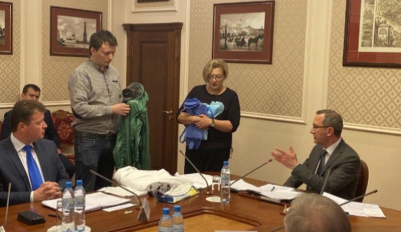 Глава региона Владислав Шапша провёл заседание оперативного штаба по борьбе с инфекцией