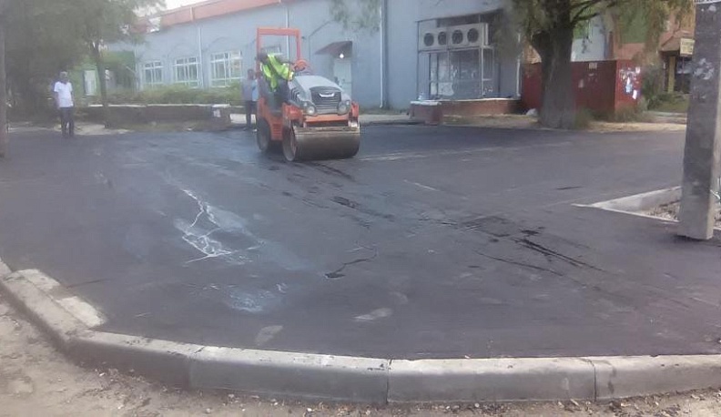 Журналистам показали, как идет ремонт дорог в Калуге