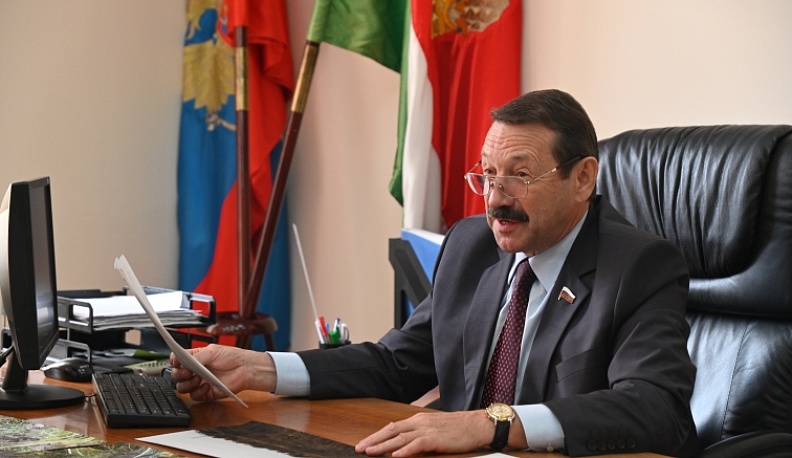 Геннадий Скляр взял в работу проблемы калужан