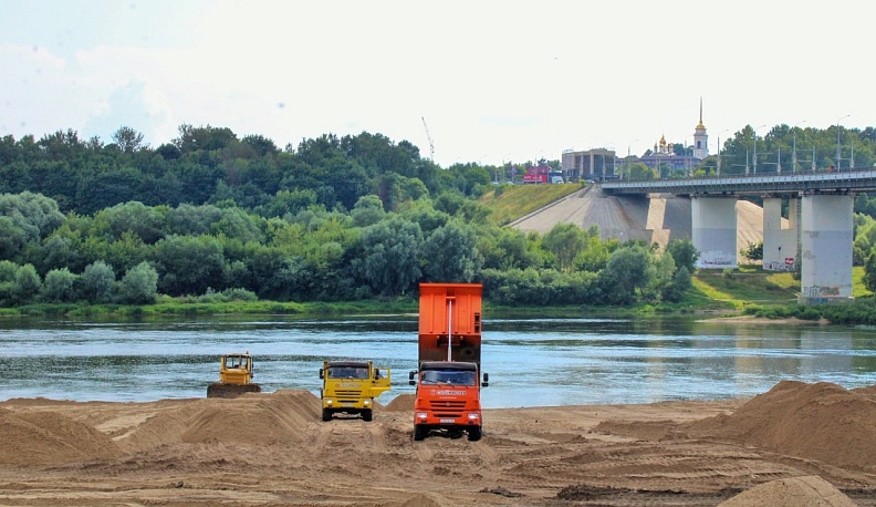 В День города в Калуге откроют волейбольную площадку на набережной Оки