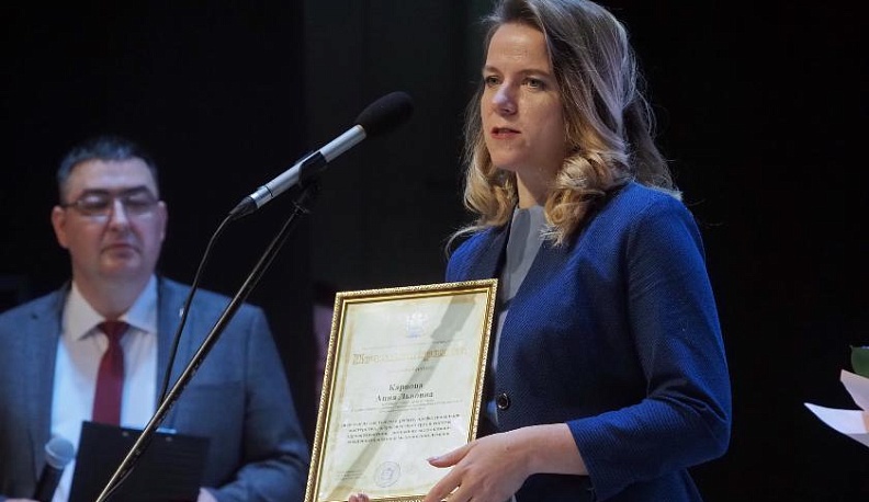 Медиков службы родовспоможения перинатального центрам областной больницы отметили наградами детского омбудсмена