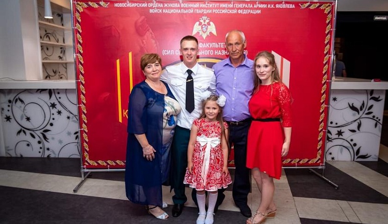 Дмитрий, Лизонька и Катюша…