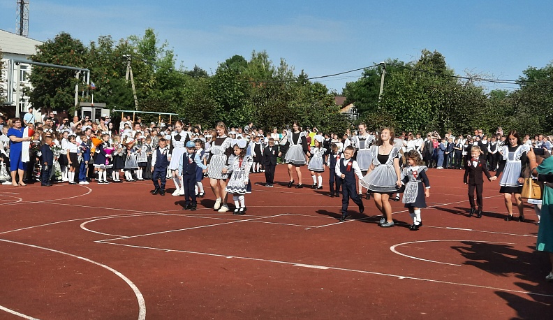 В День знаний в Сухиничском районе за школьные парты сели более 2 тысяч школьников
